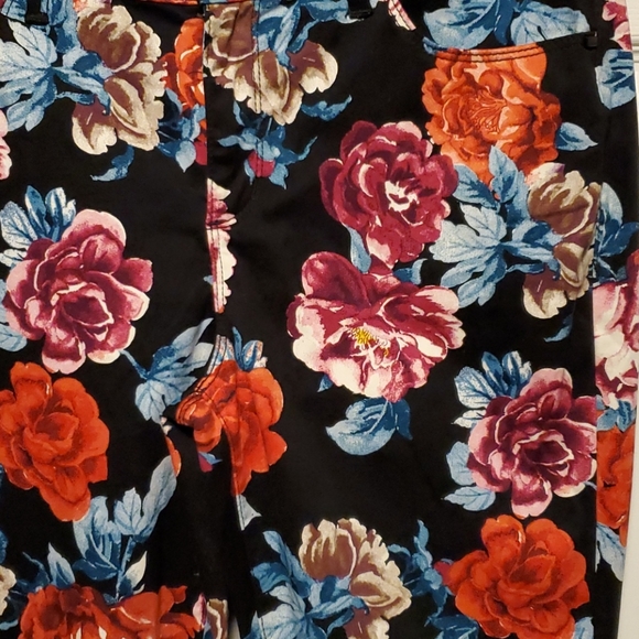 Chico's Floral Print Jeggings - Picture 4 of 6